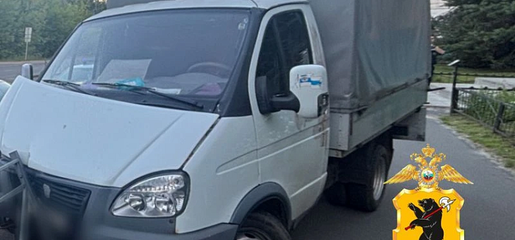В Ярославле мужчина угнал «Газель» и устроил на ней ДТП прямо у здания полиции