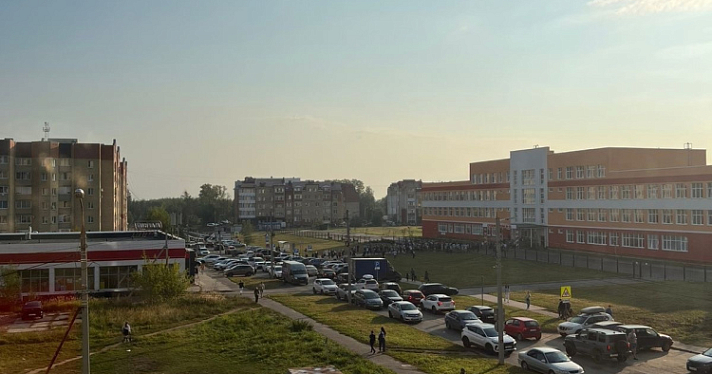 Ярославцы пожаловались на пробки после открытия новой школы