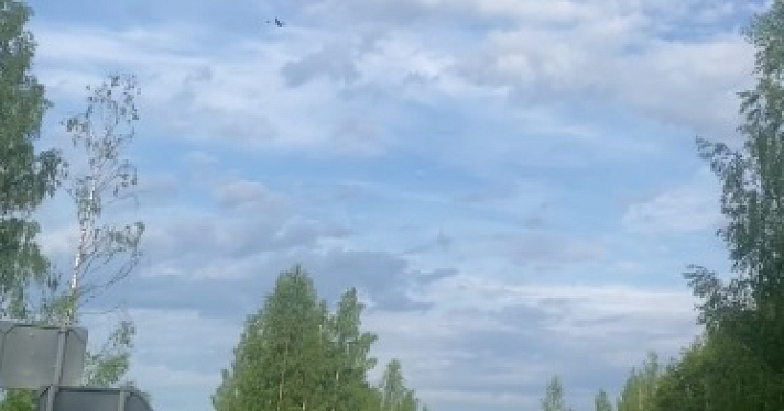 Дачники сняли на видео летящий в сторону Ярославля беспилотник