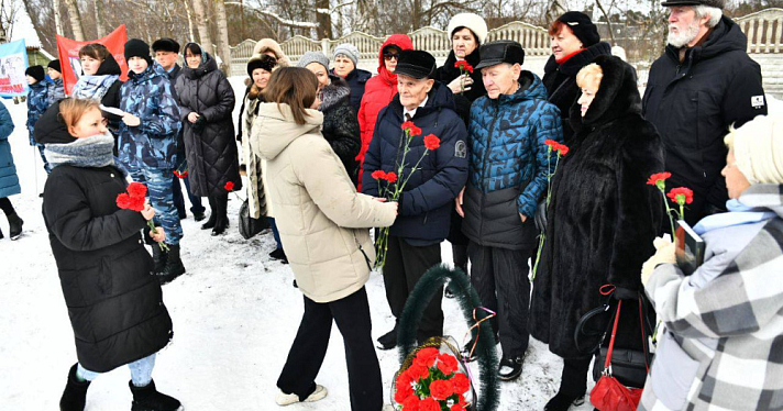«Дорогой памяти»: в Ярославле отметили 80-летие со дня снятия блокады Ленинграда