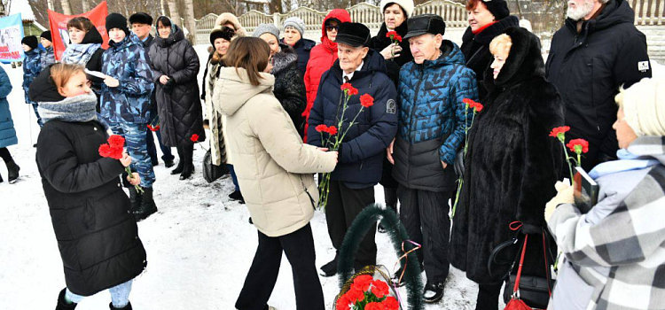 «Дорогой памяти»: в Ярославле отметили 80-летие со дня снятия блокады Ленинграда