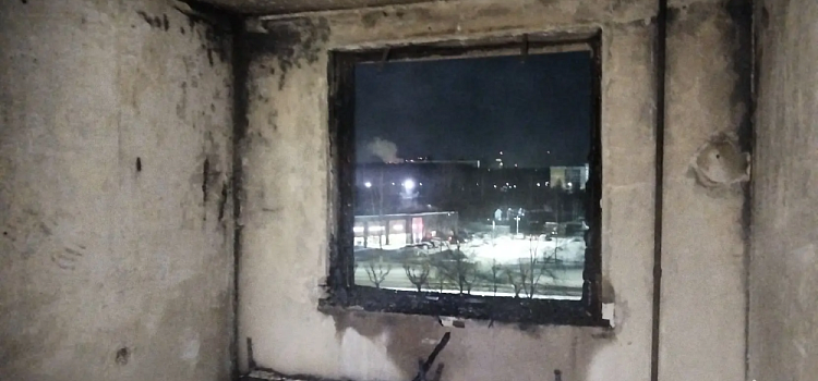 Неаккуратно покурил: при пожаре в ярославской высотке пострадал мужчина