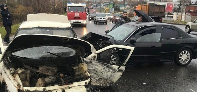 В Рыбинске в аварии пострадали люди