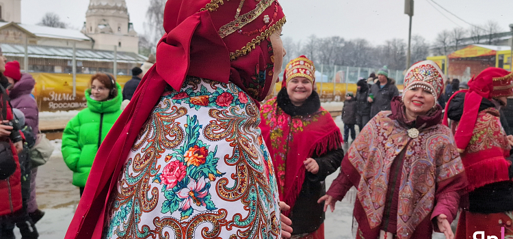 В лучших традициях: десятки тысяч ярославцев приняли участие в масленичных гуляниях_293011