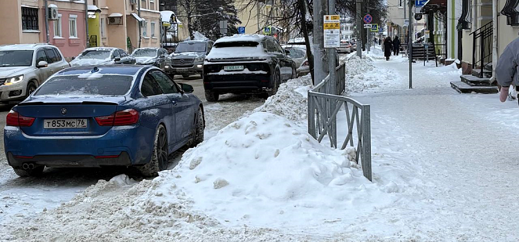 Платные парковки в центре Ярославля сместились на середину дороги _309495