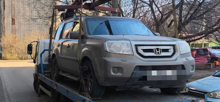 Девушка-юрист из Ярославля копила долги, умело скрываясь от приставов, но в итоге борьбу всё же проиграла