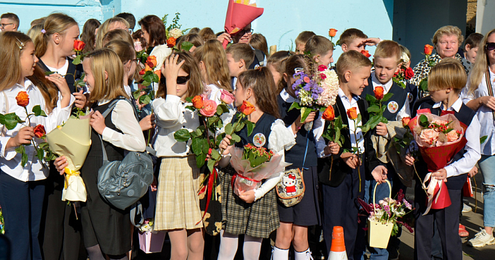 Назвали сумму расходов на сборы ребёнка в школу в Ярославле