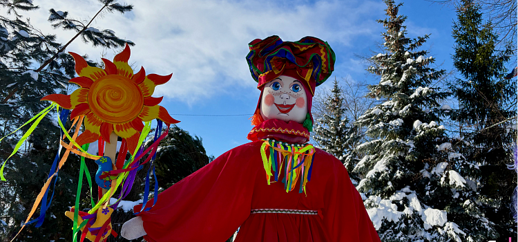Душа отмерзает и начинает расцветать: в Ярославле открылась выставка масленичных кукол_311488