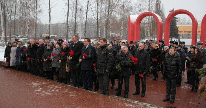 Губернатор поздравил ярославцев с Днем защитника Отечества