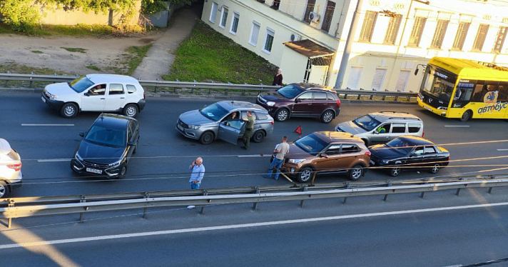 Два ДТП застопорили движение на Московском проспекте Ярославля