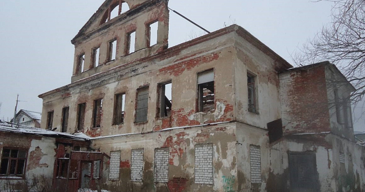 Более сотни заявлений: в Ярославской области неухоженные памятники у собственников изымают через суд