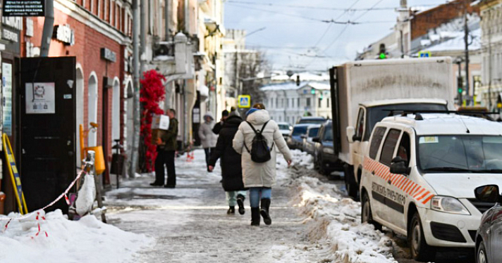 В Ярославле автомобилистов попросили убрать машины с улицы Свободы