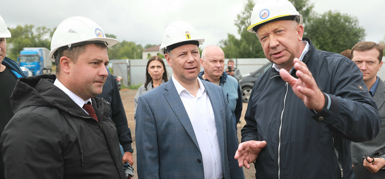 Губернатор проинспектировал строящиеся объекты в Переславле