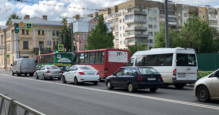 Прокуратура потребовала отремонтировать дорогу по проспекту Октября в Ярославле