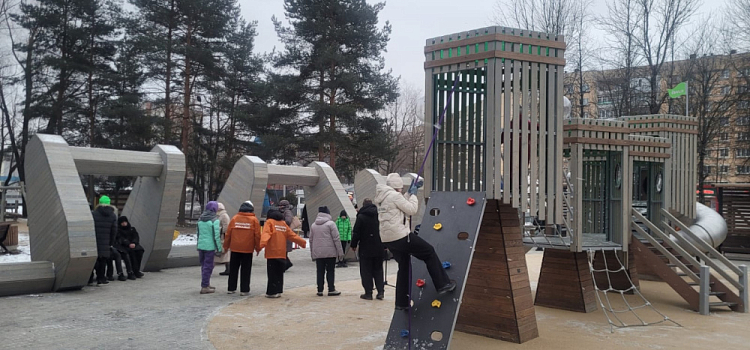 В ярославском парке установили уникальную детскую площадку