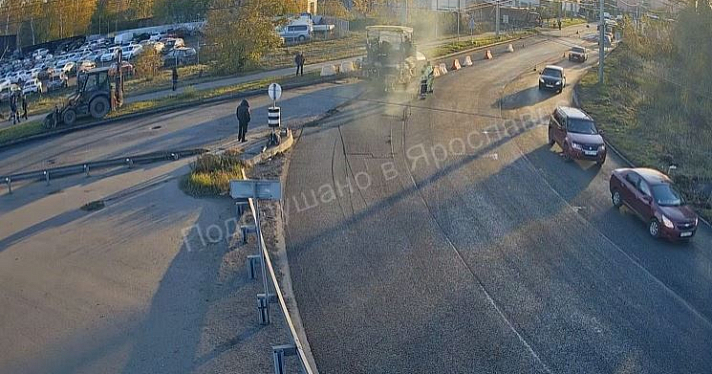 Водители сообщают о большой пробке на проспекте Октября в Ярославле