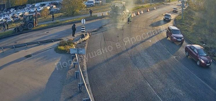 Водители сообщают о большой пробке на проспекте Октября в Ярославле
