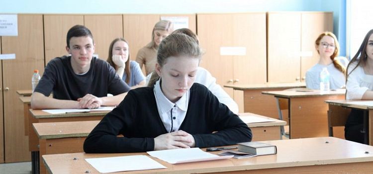 Более пяти тысяч выпускников Ярославской области написали итоговое сочинение