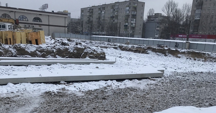 В Ярославле началось строительство башен на месте снесенного рынка_259124