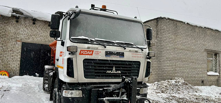 На подмогу снегоуборочной технике в Ярославль прибыли ещё пять новых машин_263258