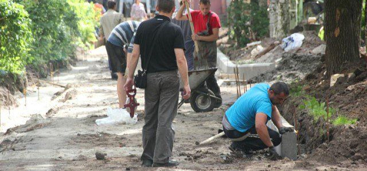 В Ярославле продолжается ремонт дворов в рамках программы «Обустроим область к юбилею»