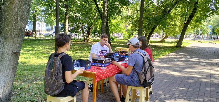 В Бутусовском парке открылся фестиваль «Ярославское книжное обострение»_216116