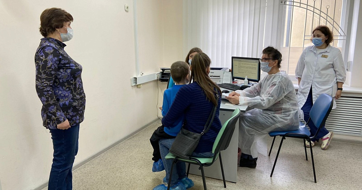 Московские специалисты осмотрели ярославских детей с тяжелыми заболеваниями