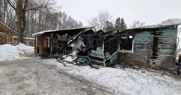 Без жилья остались несколько семей: пожар частично уничтожил жилой дом в посёлке Ярославской области