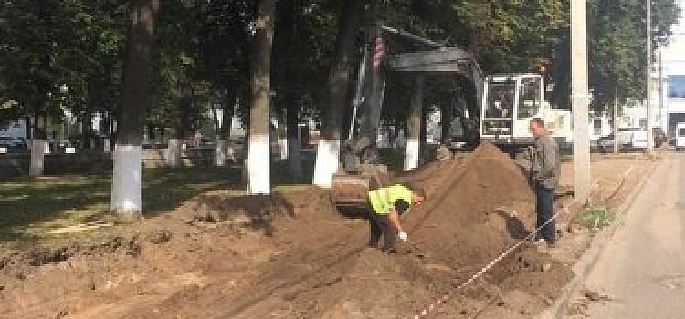 Парковку в сквере на Чайковского в Ярославле построили незаконно