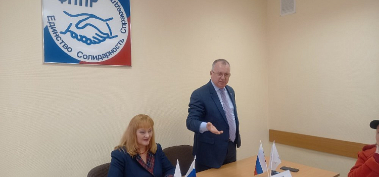 Пенсионеры в Ярославле требуют отменить ЕГЭ