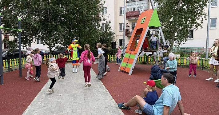 В Ярославле открыли обновлённый двор на Которосльной набережной