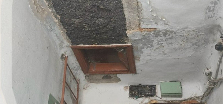 Разруха вместо жилья: СК возбудил дело после жалоб жителей аварийного дома в Ярославле