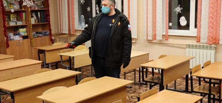 Хотели сэкономить, но случайно заморозили детей: омбудсмен выявил серьезные нарушения в ярославской школе
