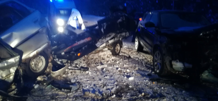 «Не смогли вытащить, зажало»: в Ярославской области в страшном ДТП погиб водитель_205086