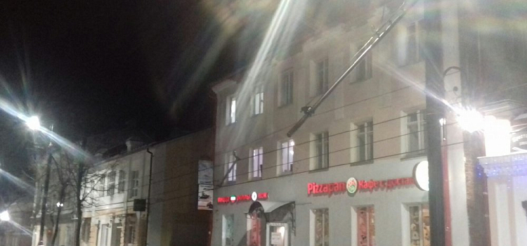 В Рыбинске упали опоры троллейбусных линий