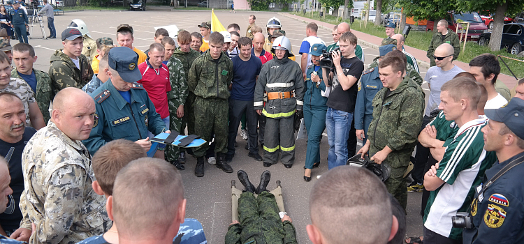 На «Шиннике» проходят соревнования добровольных пожарных бригад (Фото)_69616
