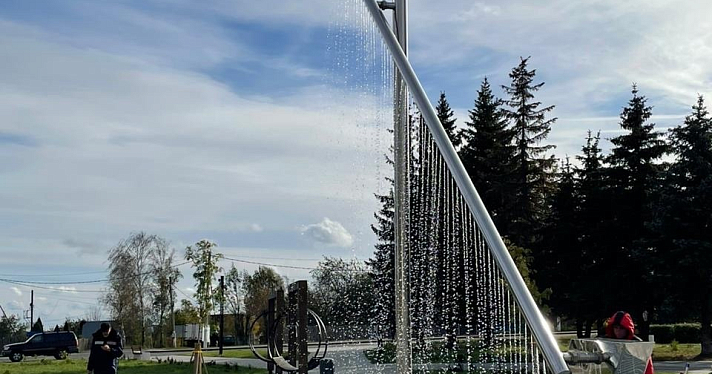 В Ярославской области появился новый фонтан с подсветкой_254286