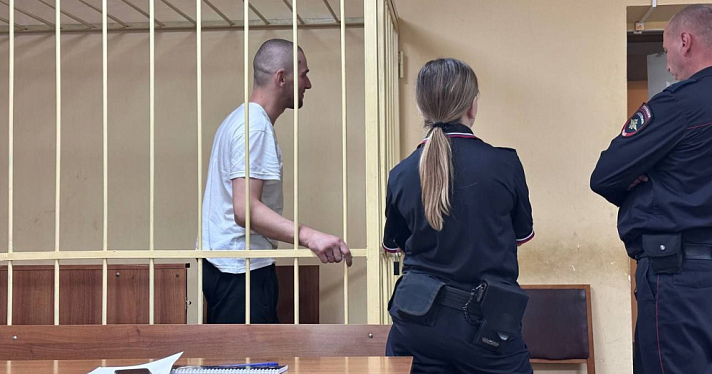 В Ярославле мужчина набросился с кулаками на прохожего за комплимент жене