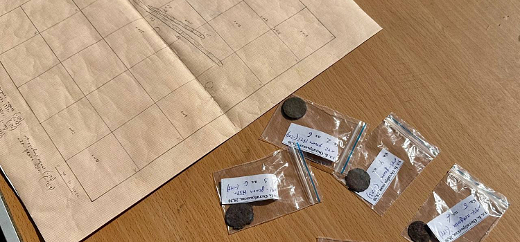 В центре Ярославля во дворе стартовали археологические раскопки перед строительством элитного жилья_299794