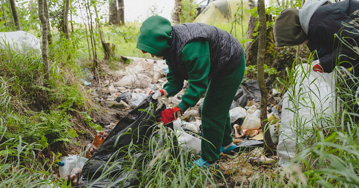 Ярославские студенты вывезли 20 тонн мусора с берегов Рыбинского водохранилища_245690