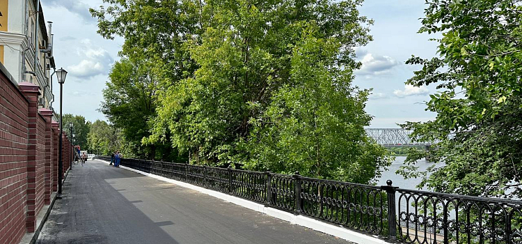 В Ярославле открыли проход на верхнем ярусе Волжской набережной_244689