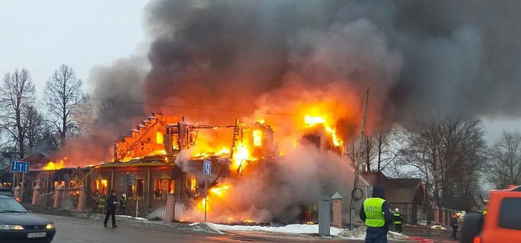 В Переславле сгорел известный туристический объект_290459
