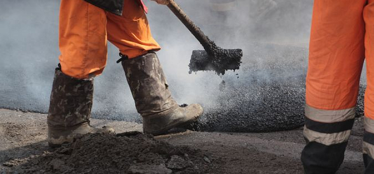 В Ярославле состоялись работы по ямочному ремонту дорог