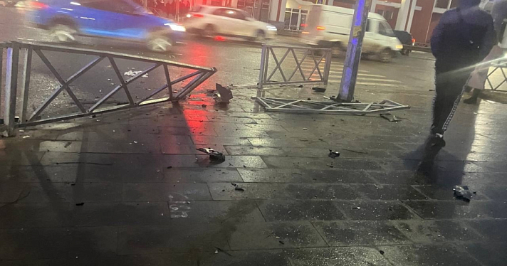 Отбросило на тротуар: два человека пострадали в ДТП в центре Ярославля
