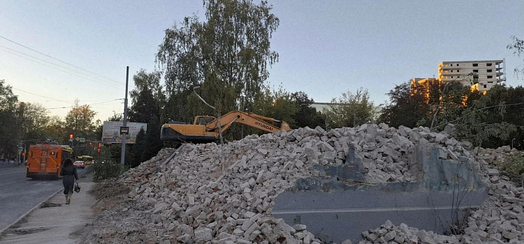 В центре Ярославля снесли историческое здание, чтобы построить деловой центр_323984