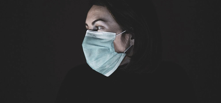 Ученые назвали два сценария развития COVID-19 в этом году