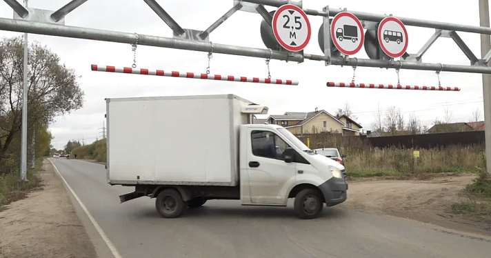 С большегрузами на 1-й Забелицкой улице Ярославля пообещали разобраться осенью