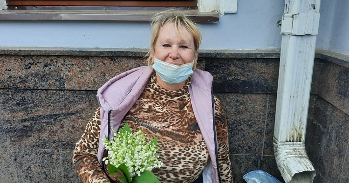 «Проживи на эти деньги»: история пенсионерки, которая торгует цветами в центре Ярославля