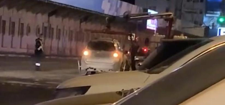 У «Ауры» в Ярославле автомобили начали эвакуировать на штрафстоянку
