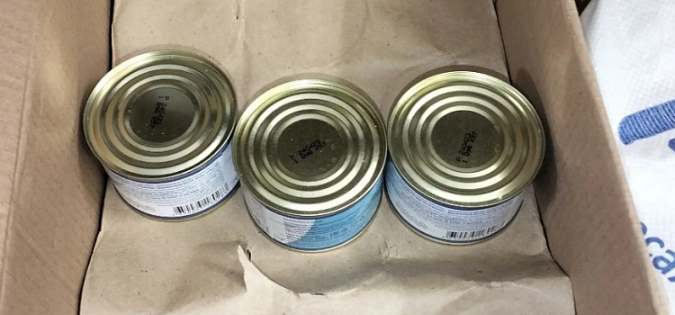 Поставщика школьного питания в Ярославской области оштрафовали за яйца без документов и сомнительную скумбрию